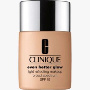 Even Better Glow Light Reflecting Makeup SPF15 30ml (Farge: CN 52 Neutral)