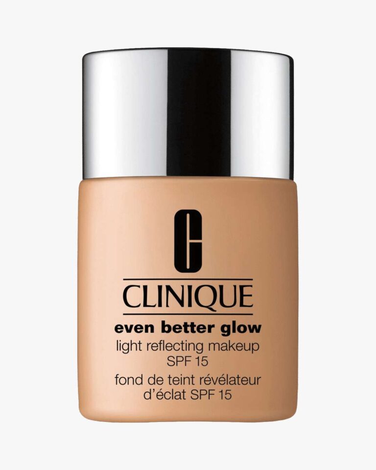 Even Better Glow Light Reflecting Makeup SPF15 30ml (Farge: CN 90 Sand)